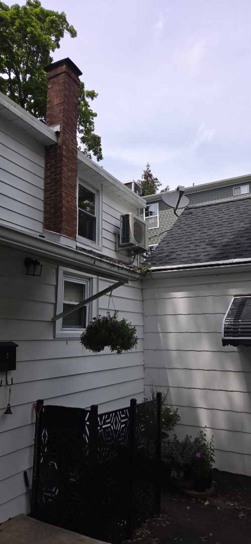 Yardley, PA - installed diakin ductless ac/hp system. includes 3 heads with one condensor in yardley pa