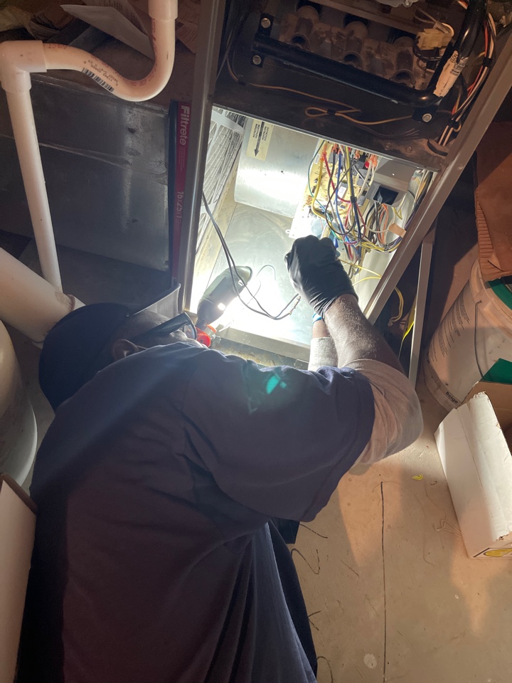 Installing a circuit board for a gas furnace Bowie MD