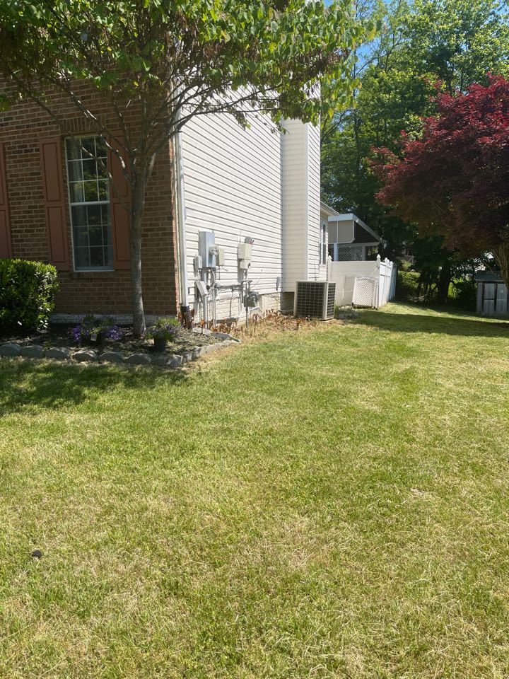 Homeowners reported ac not cooling on Polaris Dr in Upper Marlboro 20774. We replaced the outdoor fan motor and the ac is cooling great.