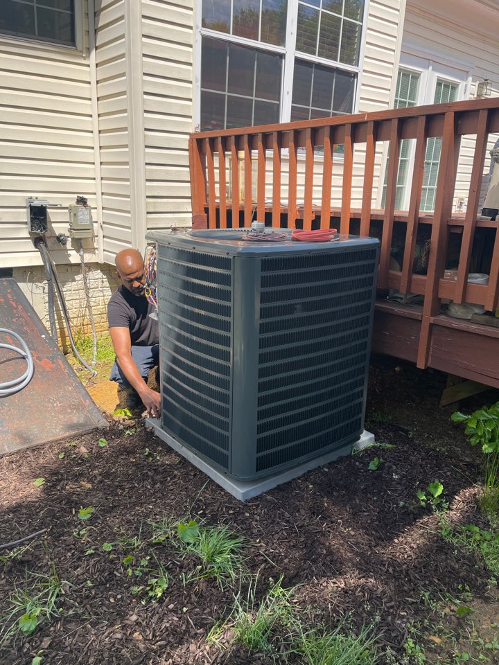 Homeowner on Surratts Manor Dr. in Clinton MD 20735 said they needed a new heat pump system and we were glad to help by installing a brand heat pump. 