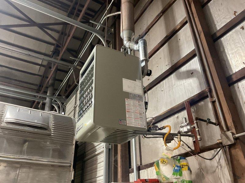 Successfully installed a new Modine MDPDP150AE0130 gas-fired unit heater in the industrial space, connecting it to existing hanging hardware, flue, electrical, and gas lines. Additionally installed a new Honeywell TH232WF4010 programmable thermostat to provide improved temperature control for the commercial facility.
