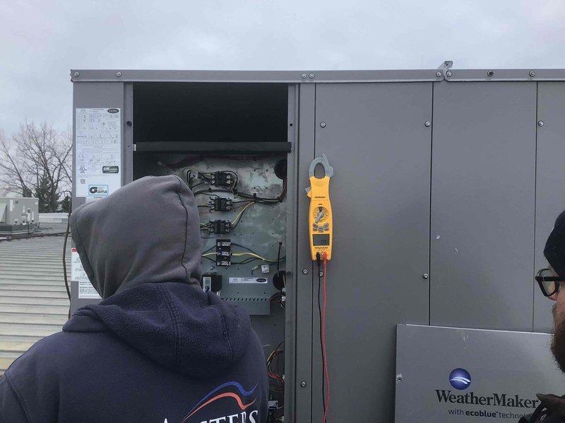 Successfully replaced 25-ton gas/electric rooftop unit (460V/3-phase) with fresh air economizer and hail guard. Performed electrical connections and testing using clamp meter to verify proper voltage and current readings. Completed startup procedures and confirmed unit operation according to manufacturer specifications.