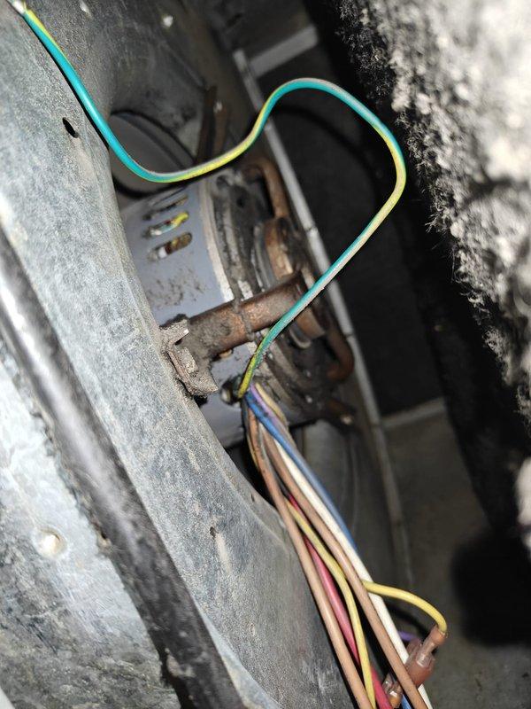 Completed comprehensive cooling system maintenance inspection including electrical connections, control components, and refrigerant line temperatures. Verified system operating temperature at 134.7°F at refrigerant line, inspected junction box wiring and ground connections, and examined control valve assembly with multiple port connections. All electrical connections, control components, and system temperatures found within normal operating parameters with no immediate service needs identified.
