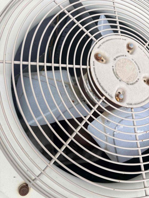 Performed complete system tune-up on residential air conditioning unit, including refrigerant pressure and temperature diagnostics using digital manifold gauge. Verified superheat at 322°F and saturated vapor temperature at 356°F with system pressures reading 627 PSIG. Inspected condenser fan assembly, confirmed proper operation of fan motor and blades, and documented unit condition with all components functioning within normal parameters.