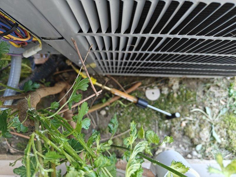 Completed comprehensive air conditioning tune-up on outdoor condensing unit, including system inspection, performance testing, and replacement of Aprilaire #410 air filter per customer request. Inspected refrigerant lines, electrical connections, and condenser coil; all components found operating within normal parameters. Discussed maintenance plan renewal options with property owner during service visit.