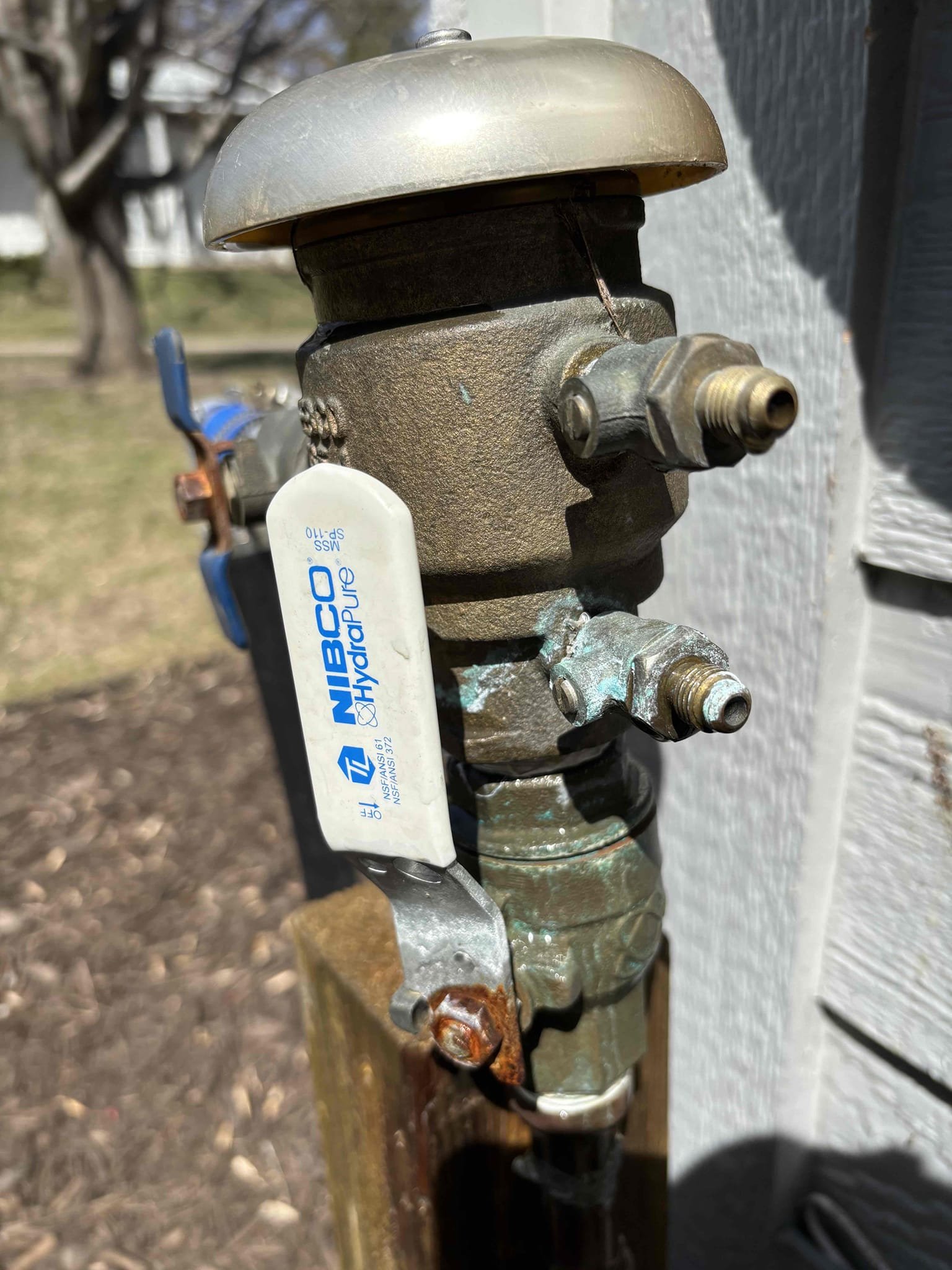 Ball valve before irrigation vacuum breaker froze and split, replaced ball valve, tested and no leaks. 