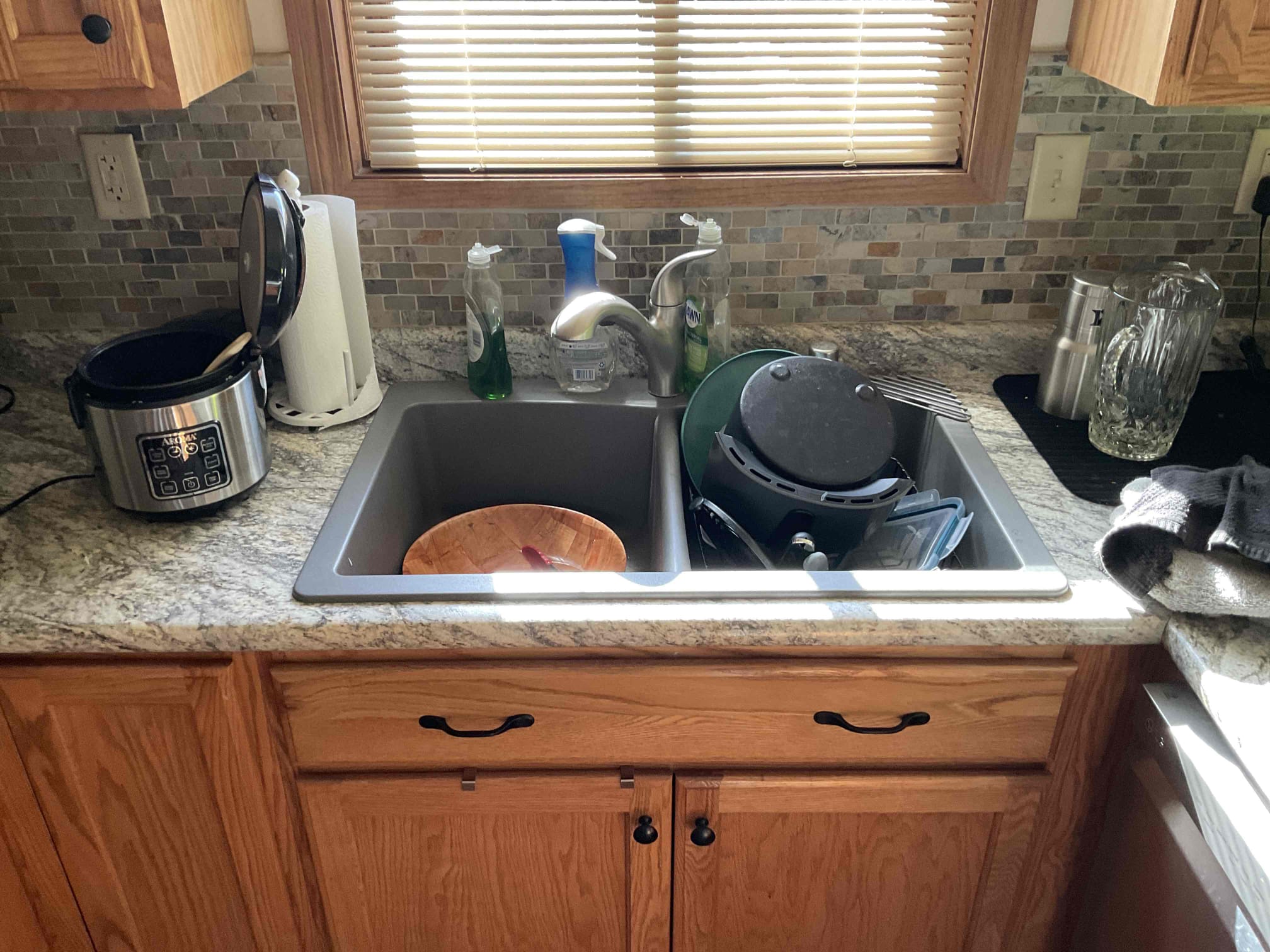 Family rewards club inspection. Found a few issues with the pluming. The water heater was very old and showing signs of rust, the copper pipes were corroding, the angle stops were corroded. Gave suggestions on repairs and water treatment.
Scheduled to take care with 3 plumbers on Monday 21st.
Thank you