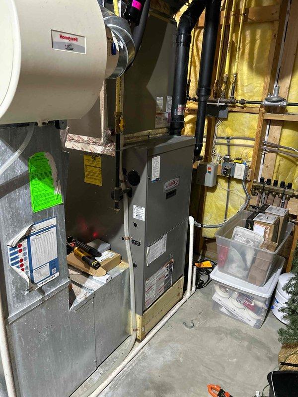 Diagnosed Lennox furnace with no heat operation. Identified seized fan motor with broken blower wheel as the root cause. Provided customer with repair options and scheduled follow-up appointment for Friday to present new furnace quotation.