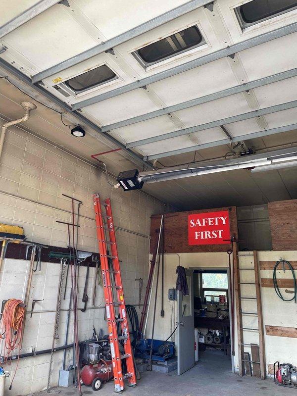 Responded to no heat call at shop. Diagnosed tube heater failure due to burned out ignitor. Replaced ignitor, tested system operation, and confirmed proper heating function. Unit now operating normally. Responded to no heat call at shop. Diagnosed tube heater failure due to burned out ignitor. Replaced ignitor, tested system operation, and confirmed proper heating function. Unit now operating normally.