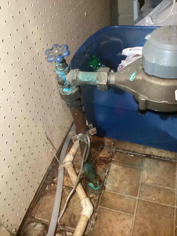 Responded to service call for outdoor spigot that wouldn't shut off. Upon inspection, determined the stem on the gate valve was broken, preventing proper operation. Recommended valve replacement as the main service shut-off valves are non-operational, which will require additional attention to complete the repair properly.