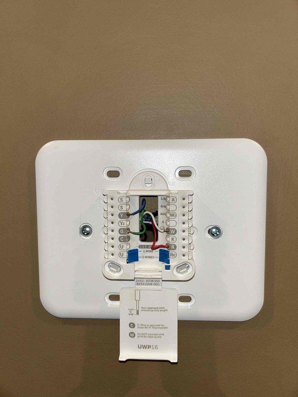 Replaced malfunctioning thermostat that was operating intermittently with new Honeywell T4 WiFi thermostat. Performed complete wiring configuration despite absence of C-wire. Verified proper operation of new thermostat and confirmed furnace heating mode functionality with successful heating call.