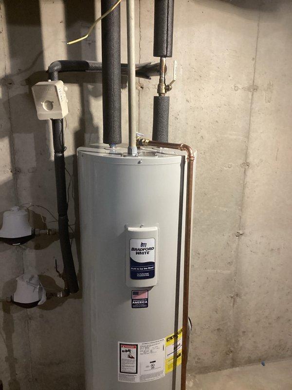 Replaced failed 50-gallon Richmond electric water heater exhibiting burning smell and leakage. Installed new Bradford White 50-gallon electric water heater with proper connections to existing plumbing and electrical systems, restoring hot water functionality to residence.