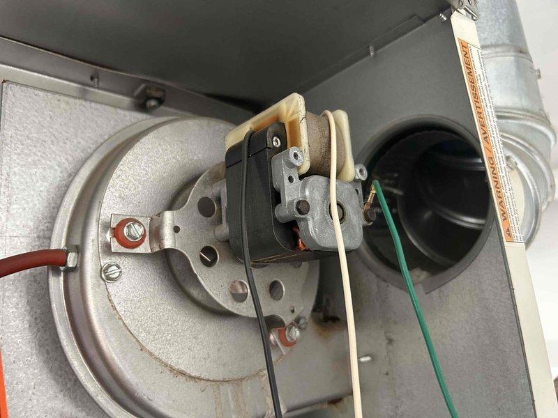 Responded to no heat complaint on rooftop unit. Diagnosed pressure switch issue in heating system. No repairs completed pending review by Nick C.