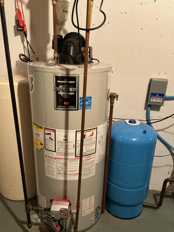 Responded to service call regarding non-functional sump pump. Discovered water accumulation on basement floor due to malfunctioning float in sewage ejector pump. Successfully replaced the float mechanism, restoring proper operation of the sewage ejector system.