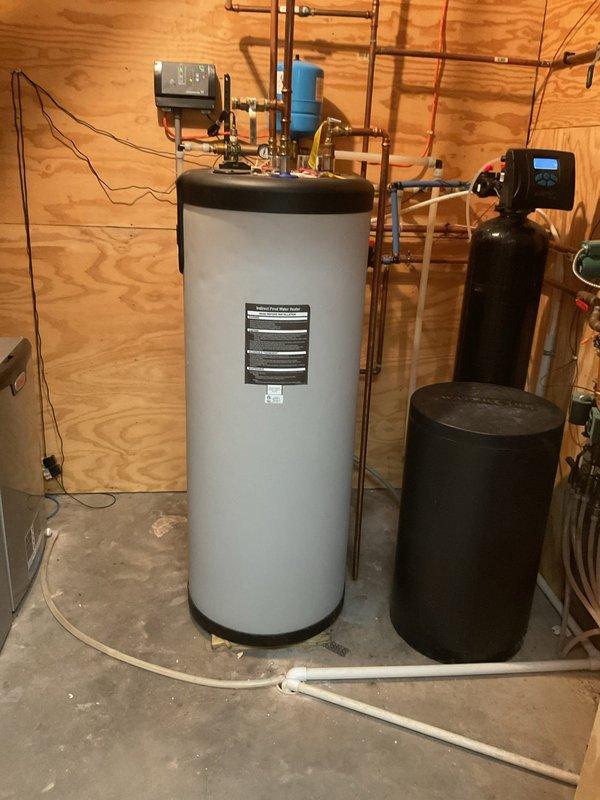 Completed preventive maintenance tune-up on Lennox air conditioning system as part of recurring maintenance agreement. Performed comprehensive inspection of outdoor condensing unit and verified all components operating within normal parameters with no deficiencies identified.