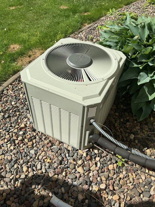 Responded to no cooling complaint on 32-year-old residential air conditioning system. Diagnosed system as low on R22 refrigerant, which is now obsolete and limited in availability. Created and provided custom estimate for recharging the aging system with R22 refrigerant to restore cooling capacity on hotter days.