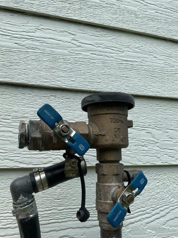 Responded to exterior irrigation system emergency where a bent pipe on the hose bibb feeding the sprinkler system was leaking at approximately one gallon per minute. The customer had already isolated the water source prior to arrival. Upon inspection, identified a failed 1" irrigation fitting that required immediate replacement. Removed the damaged fitting and installed new 1" irrigation fitting with new piping to restore proper function. Tested the system to verify leak was eliminated and water flow was restored to the irrigation system.