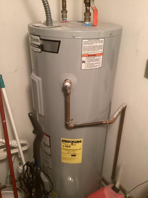 Completed comprehensive AC tune-up on rooftop unit after obtaining roof access key from front desk. Performed standard maintenance procedures including filter replacement with 20x20x1 filter, system inspection, and operational testing. Unit operating within normal parameters with no issues identified; regular preventative maintenance successfully completed.