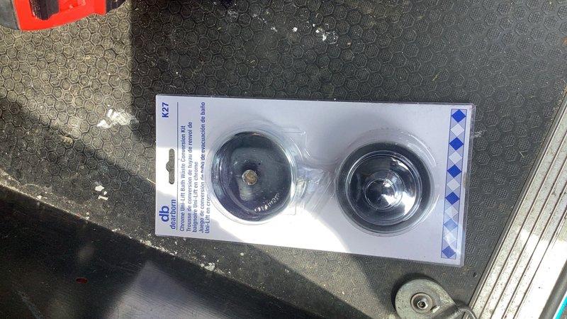 Installed customer-supplied tub shower trim kit along with new 1222 cartridge supplied by our company. Completed full installation of trim components and replaced shower cartridge to restore proper shower valve operation.