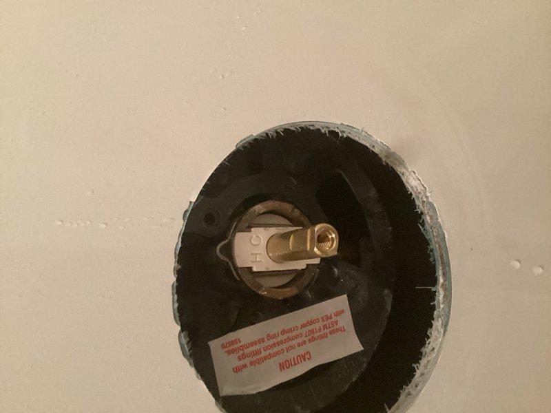 Installed customer-supplied tub shower trim kit along with new 1222 cartridge supplied by our company. Completed full installation of trim components and replaced shower cartridge to restore proper shower valve operation.