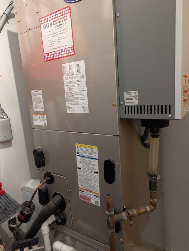 Performed comprehensive AC maintenance inspection on rooftop unit, accessing equipment with key from front desk. Verified and confirmed proper operation of thermostat, blower assembly, outdoor coil, electrical components, contactor, capacitor, and condensate drain. Checked refrigerant performance and temperature split, with all readings within normal operating range. No mechanical defects or safety concerns identified at this time.