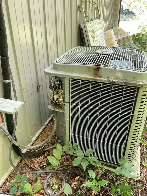 Responded to no cooling call for commercial shop air conditioning unit. Upon arrival, found capacitor had failed, causing motor to overheat and unit to not operate. Replaced defective capacitor, tested system operation, and verified unit returned to normal cooling function.