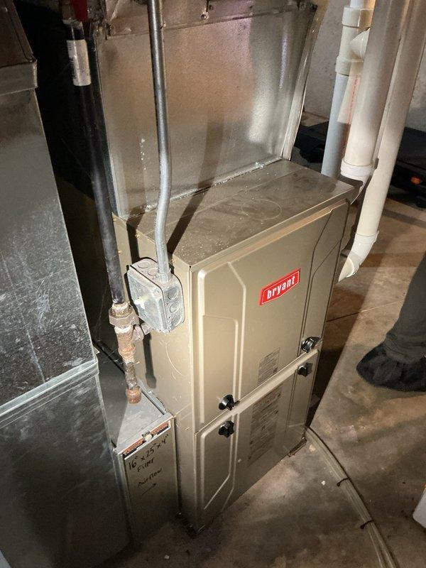 Responded to a water leak emergency where a main floor toilet was leaking through to the lower level. Removed the toilet, identified a failed wax ring as the source of the leak, and installed a new wax ring. Reset the toilet, performed multiple flush tests to verify proper seal, and inspected the lower level to confirm no further water intrusion.