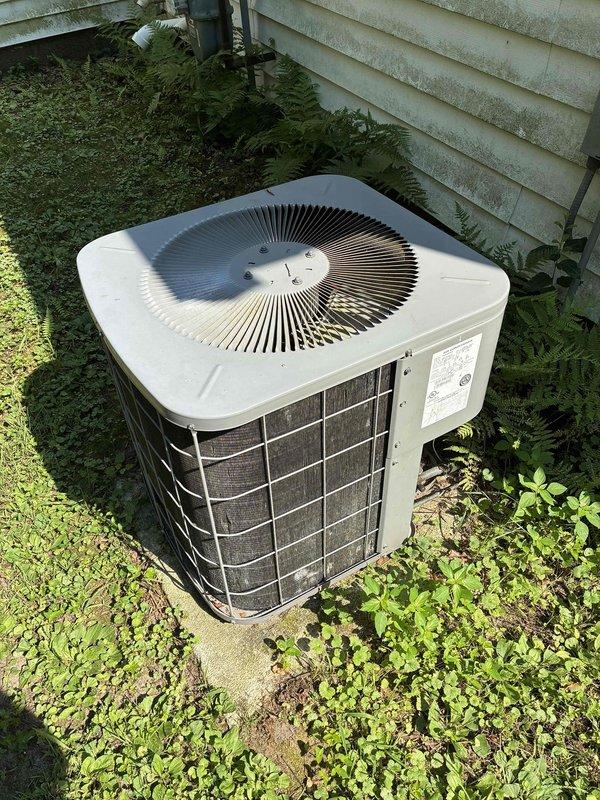 Replaced previously diagnosed capacitor on residential HVAC system using parts from van stock. Verified proper operation of both indoor and outdoor units, connected gauges to confirm refrigerant pressures were within acceptable range, and ensured all system components were functioning correctly upon completion.