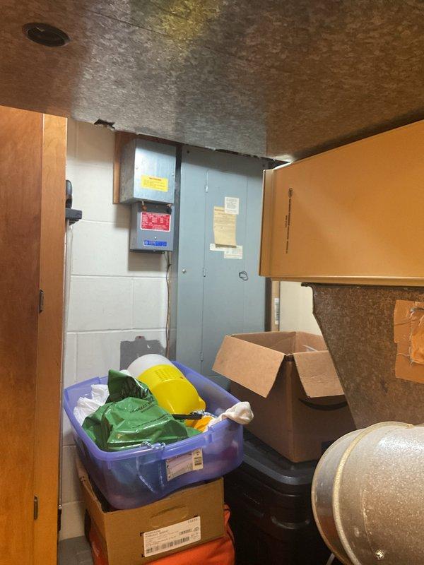 Completed comprehensive HVAC maintenance agreement service including air conditioner and furnace tune-up on eight year-old system. Unit found in good operating condition with all components functioning properly per maintenance checklist. All routine maintenance procedures performed and documented per membership agreement requirements.