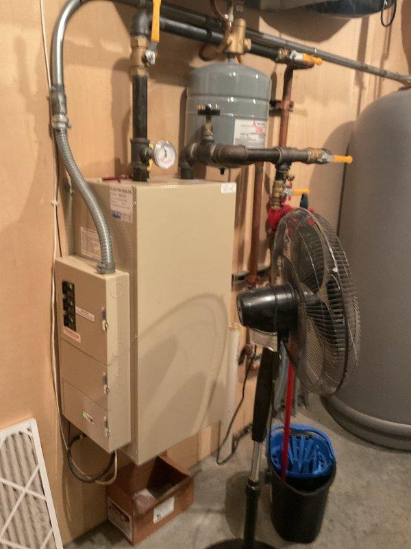 Completed scheduled heating maintenance on 3-year-old Lennox gas furnace as part of membership agreement. Performed comprehensive tune-up including full system inspection, washed HRV filters, and verified all operational parameters per manufacturer specifications. All components operating within normal ranges with no issues identified.
