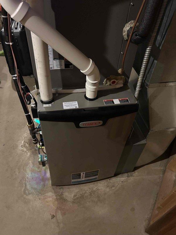 Completed scheduled heating maintenance tune-up on Lennox furnace system as part of Family Rewards program. Cleaned routine components, tested all system operations via thermostat, and verified humidifier functionality with no issues found. All equipment operating within normal parameters.