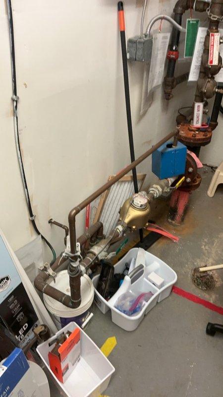 Responded to commercial property for exterior hose bibb experiencing fast dripping leak. Upon inspection, determined existing hose bibb had failed and required replacement. Successfully removed deteriorated hose bibb and installed new unit, restoring proper function and eliminating water leak. Tested system to verify no further leakage and proper operation of shutoff valve.