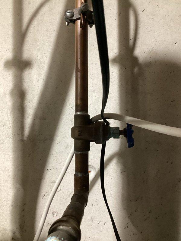 Replaced malfunctioning basement main water gate valve with a quarter-turn ball valve to restore proper water shut-off capability. Coordinated with municipal water department for temporary water service interruption to complete the installation safely. Provided pricing estimate for installation of customer-supplied sink fixture.