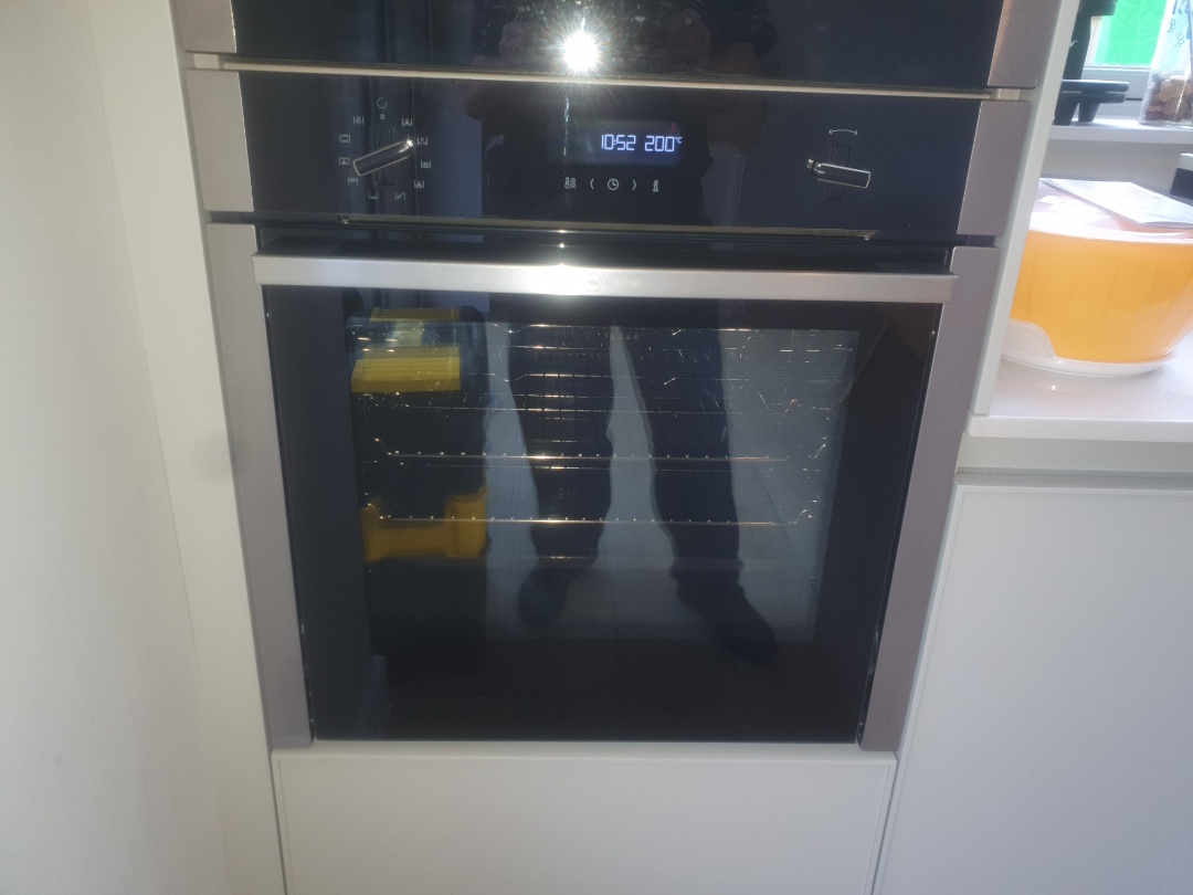 cleaning a single oven OvenGleamers Cambridge West  cleaning a single oven OvenGleamers Cambridge West