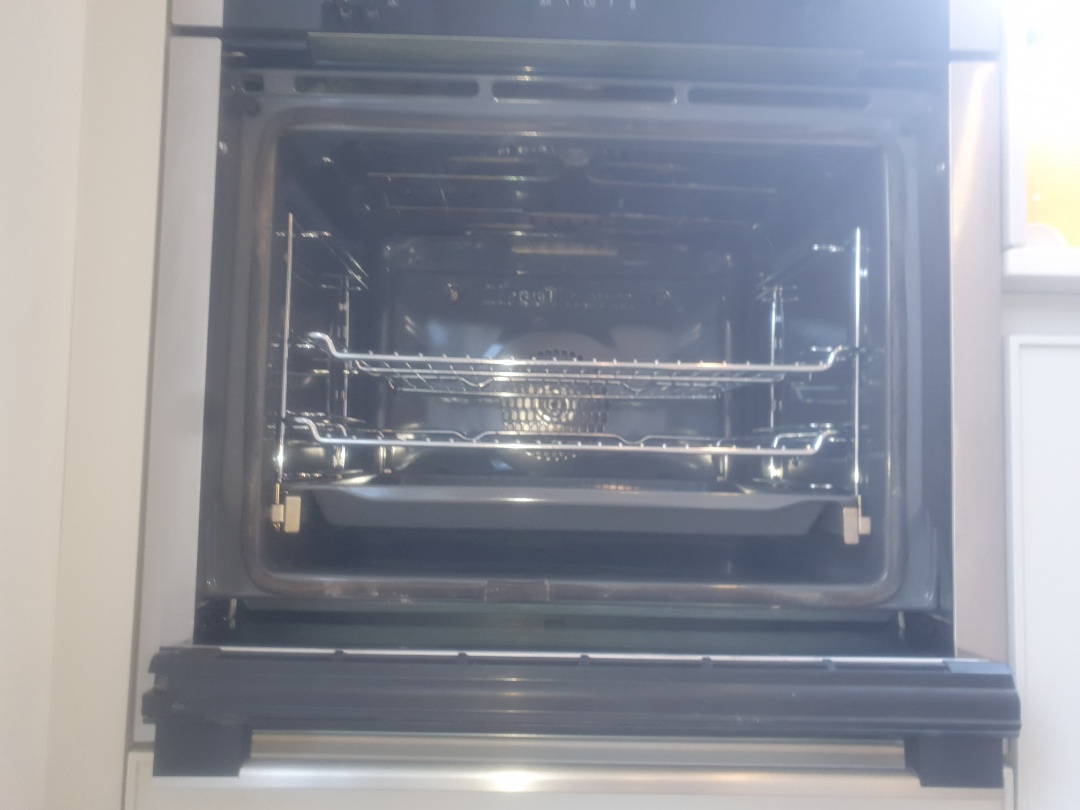 cleaning a single oven OvenGleamers Cambridge West  cleaning a single oven OvenGleamers Cambridge West