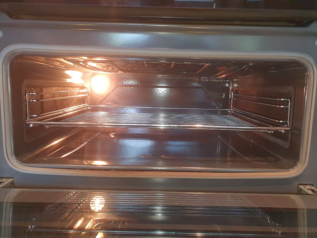 cleaning a single oven of a double oven OvenGleamers Cambridge West 
