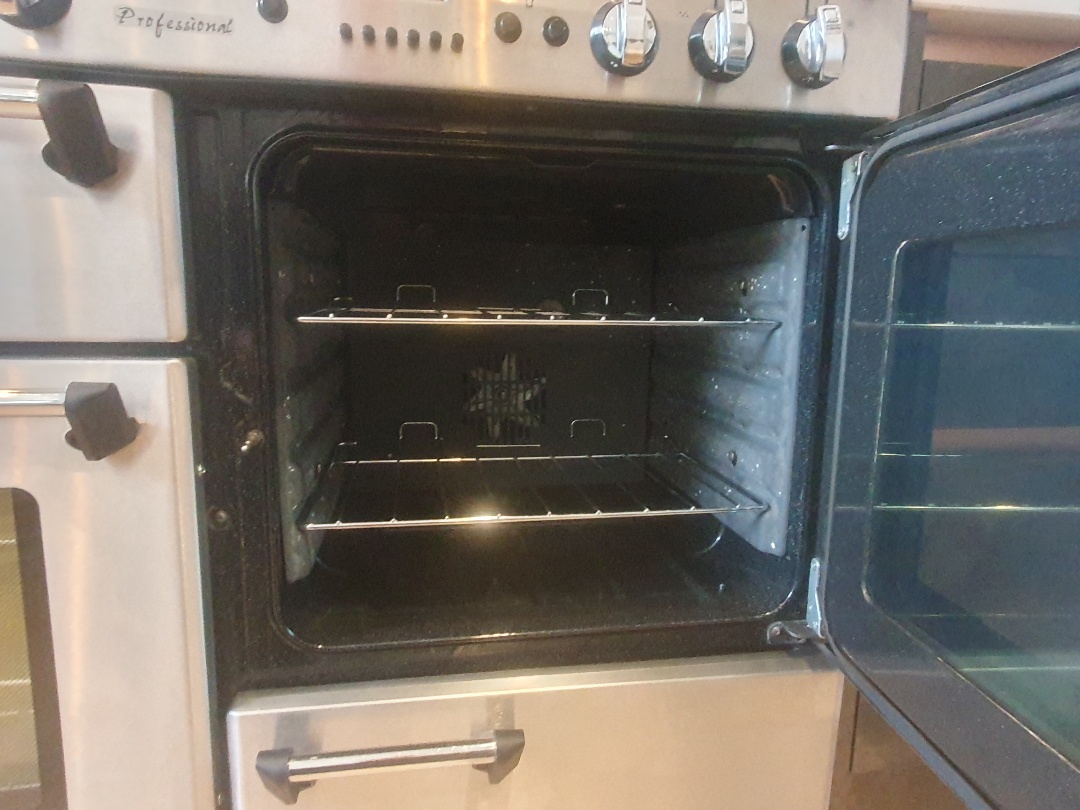 cleaning a DOR OvenGleamers Cambridge West 