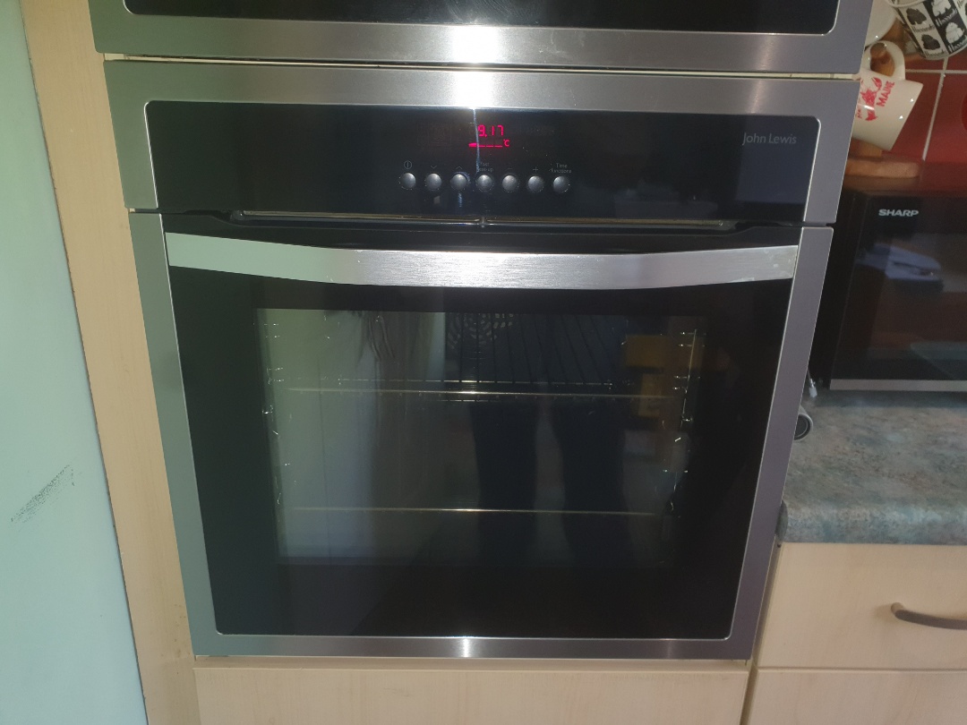 cleaning a single oven and medium hob OvenGleamers Cambridge West 