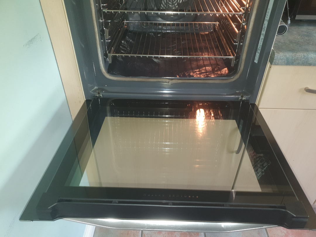 cleaning a single oven and medium hob OvenGleamers Cambridge West 