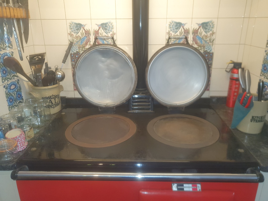 Cleaning a 2 oven AGA OvenGleamers Cambridge West 