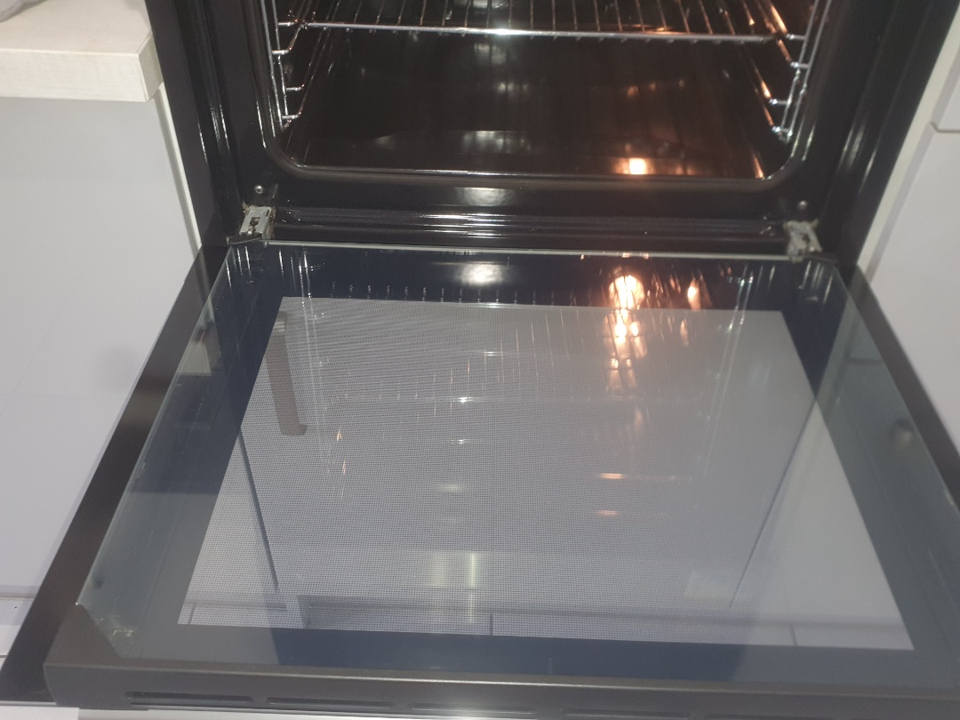 cleaning a single oven of a double oven OvenGleamers Cambridge West 
