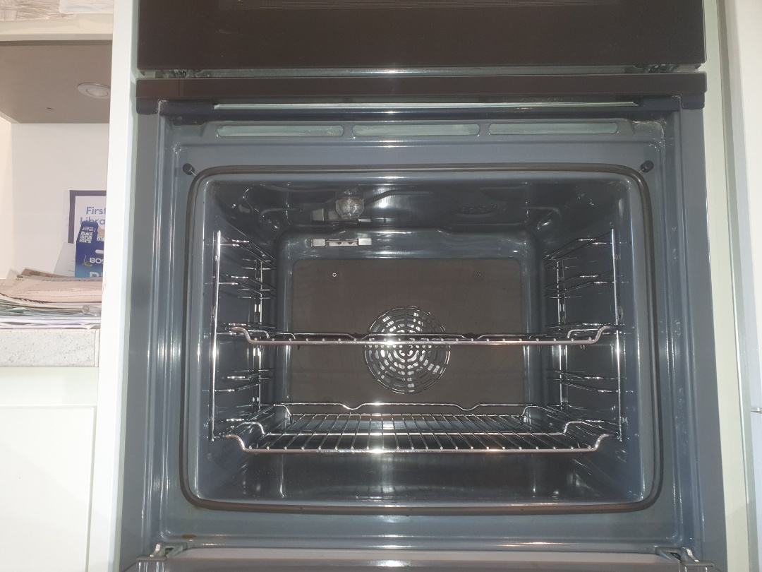 cleaning a single oven OvenGleamers Cambridge West  cleaning a single oven OvenGleamers Cambridge West