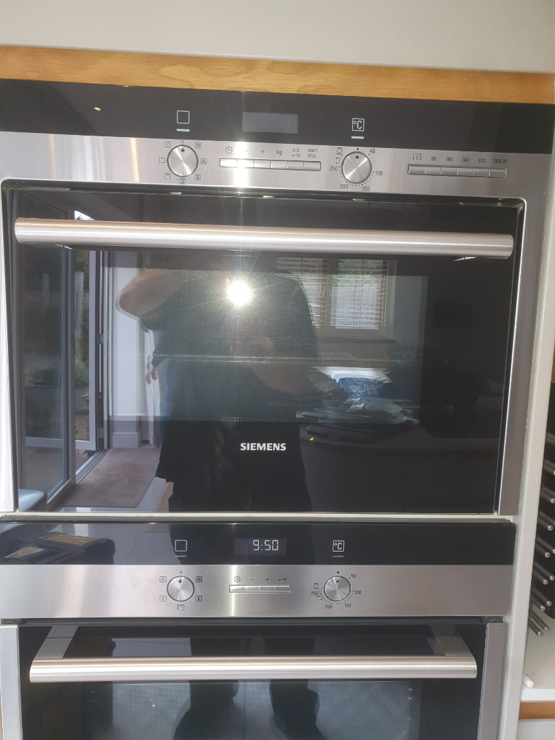 cleaning a single oven and microwave OvenGleamers Cambridge West 