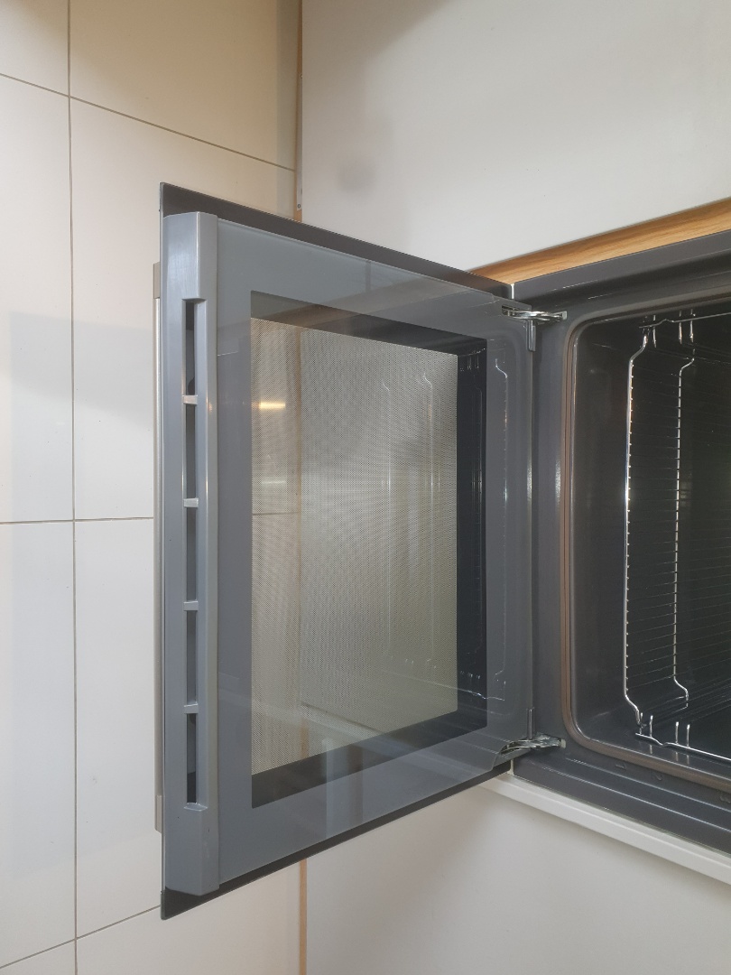 cleaning a single oven and microwave OvenGleamers Cambridge West 