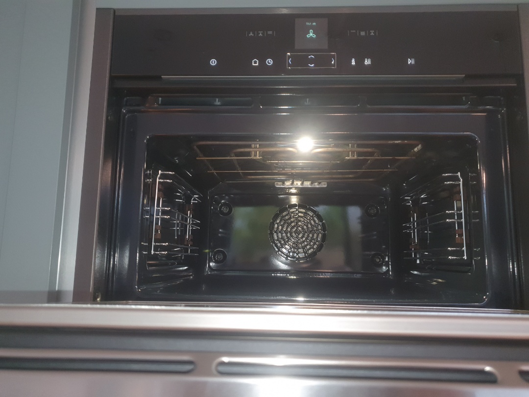 cleaning a single oven and combi and hob and extractor OvenGleamers Cambridge West 