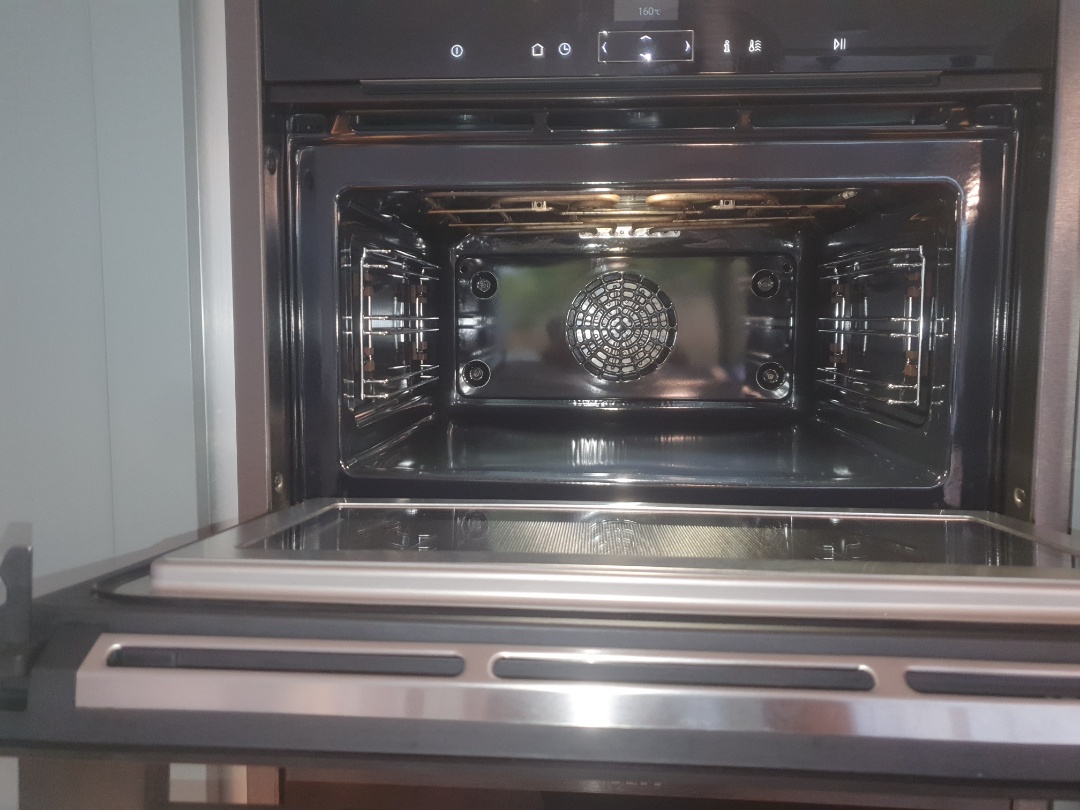 cleaning a single oven and combi and hob and extractor OvenGleamers Cambridge West 