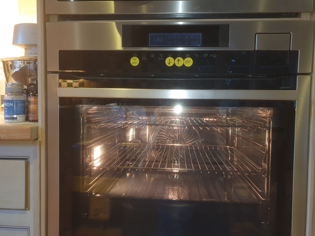 cleaning a single oven and microwave OvenGleamers Cambridge West 