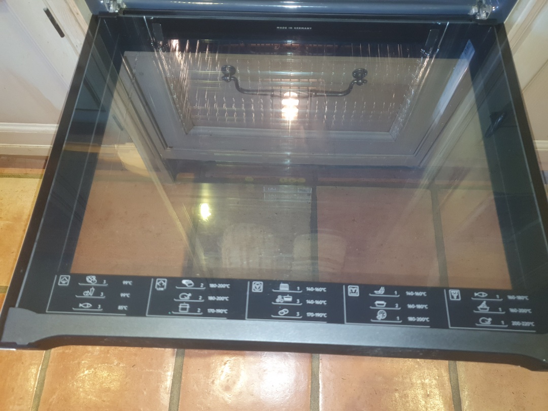 cleaning a single oven and microwave OvenGleamers Cambridge West 