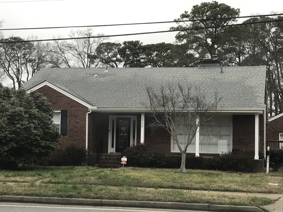 Norfolk, VA - Replaced 20+ windows with United 2900’s and installed a new front door. Norfolk, VA - Replaced 20+ windows with United 2900’s and installed a new front door.