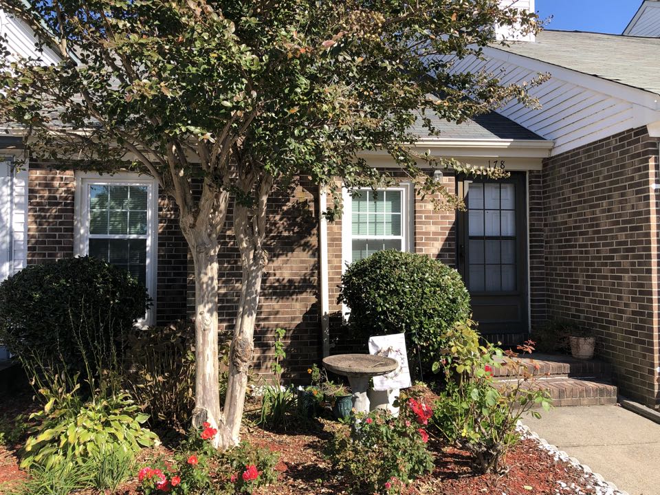 Newport News, VA - Better View install of white vinyl windows and trim in NN by Deer Park. If you own a condo or a massive home we can help, just call us at (757) 689-6210. Newport News, VA - Better View install of white vinyl windows and trim in NN by Deer Park. If you own a condo or a massive home we can help, just call us at (757) 689-6210.